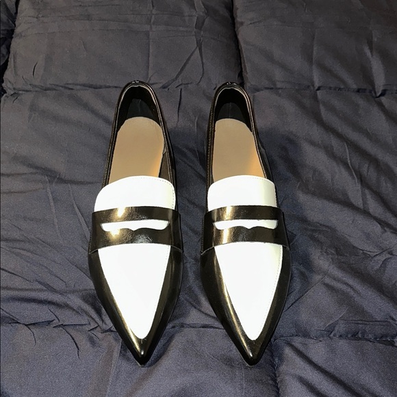Elegant Black and White Women's Loafers.  NWOT.  SIZE 10.5 - Picture 2 of 5